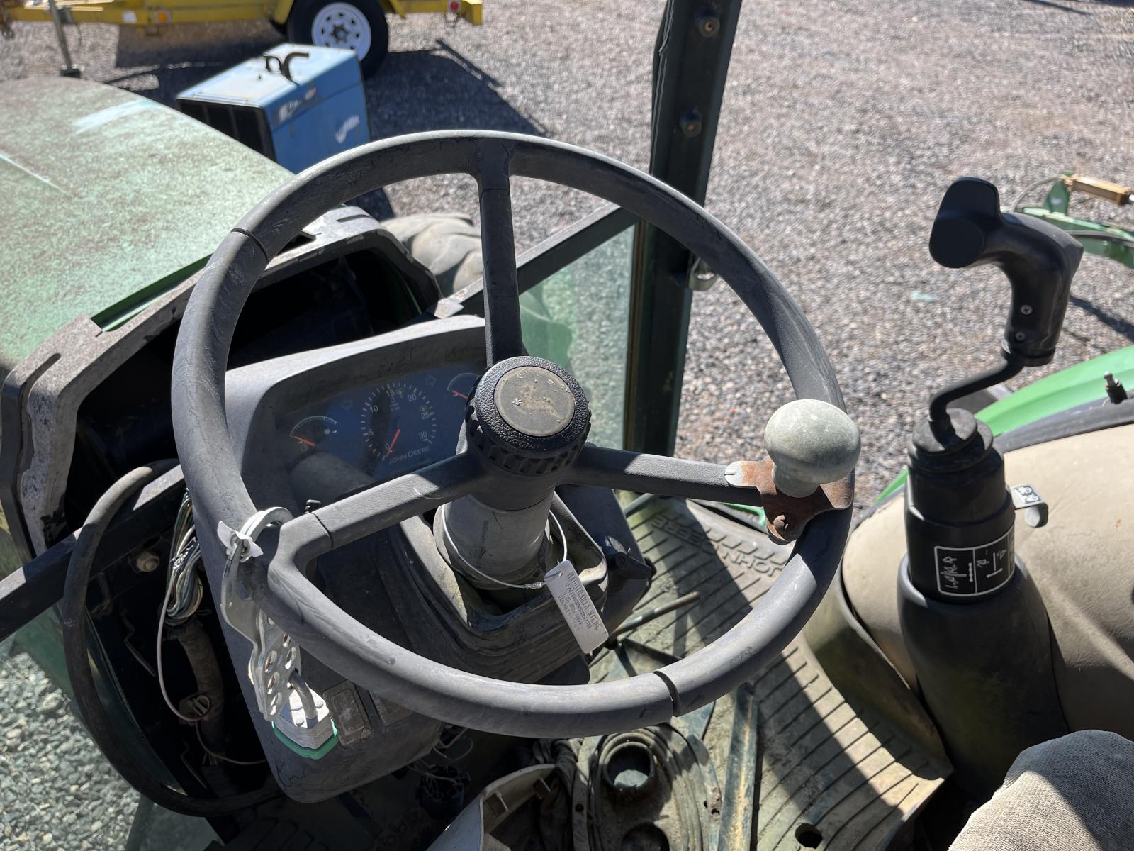 ./imagenes/INVOICE/2019/17964/JOHN DEERE 5525 (3).JPG